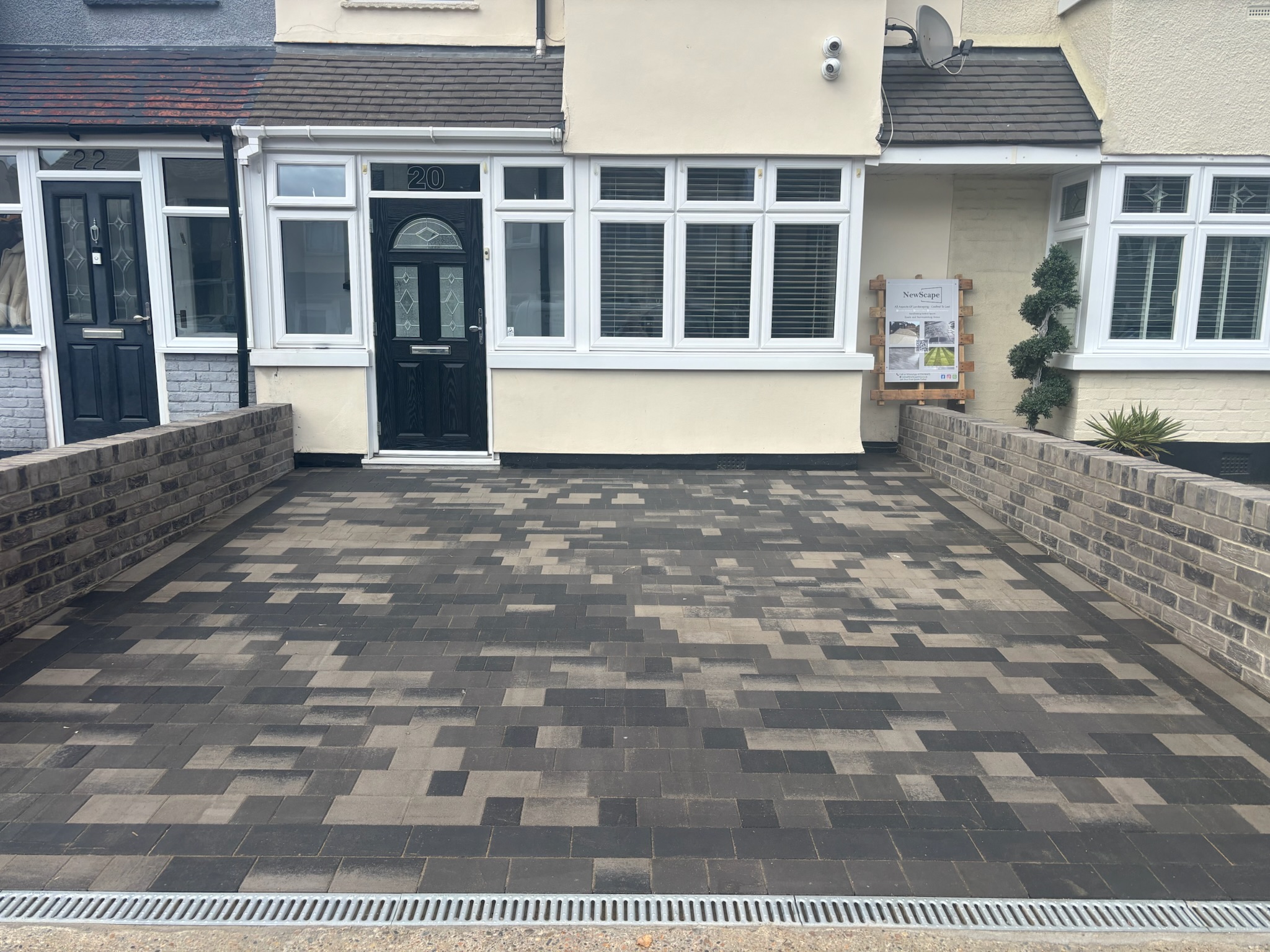 Castlepave Smooth Driveway with Ashingdon Grey Wall