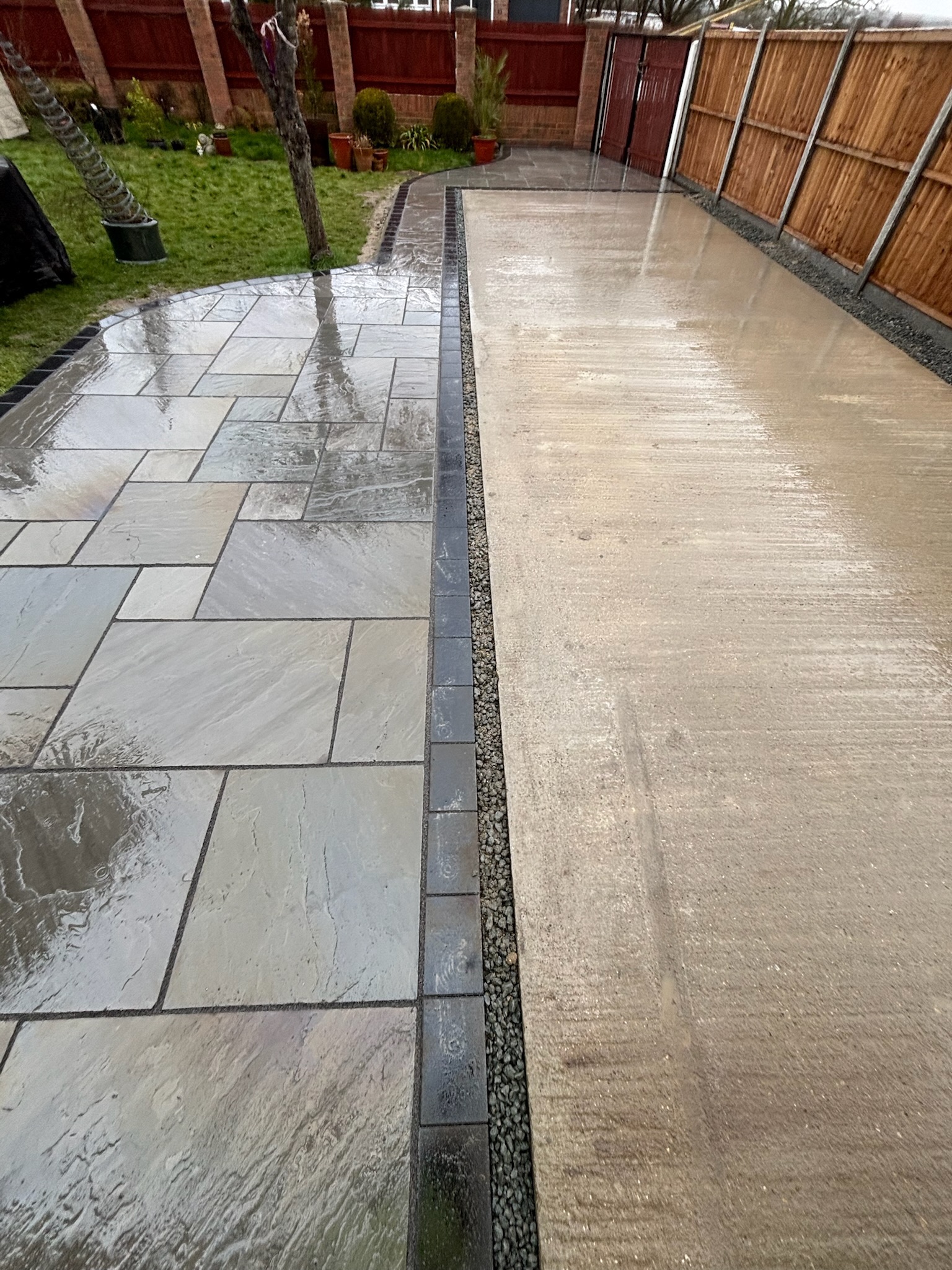 Kandla Grey Sandstone Patio with Charcoal Border finished photo 5