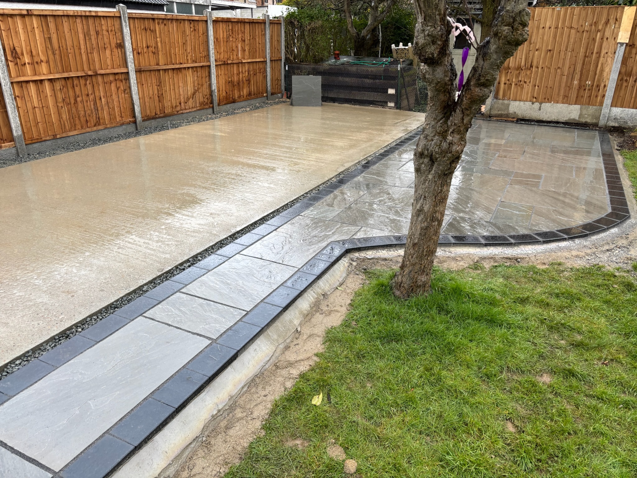 Kandla Grey Sandstone Patio with Charcoal Border finished photo 6