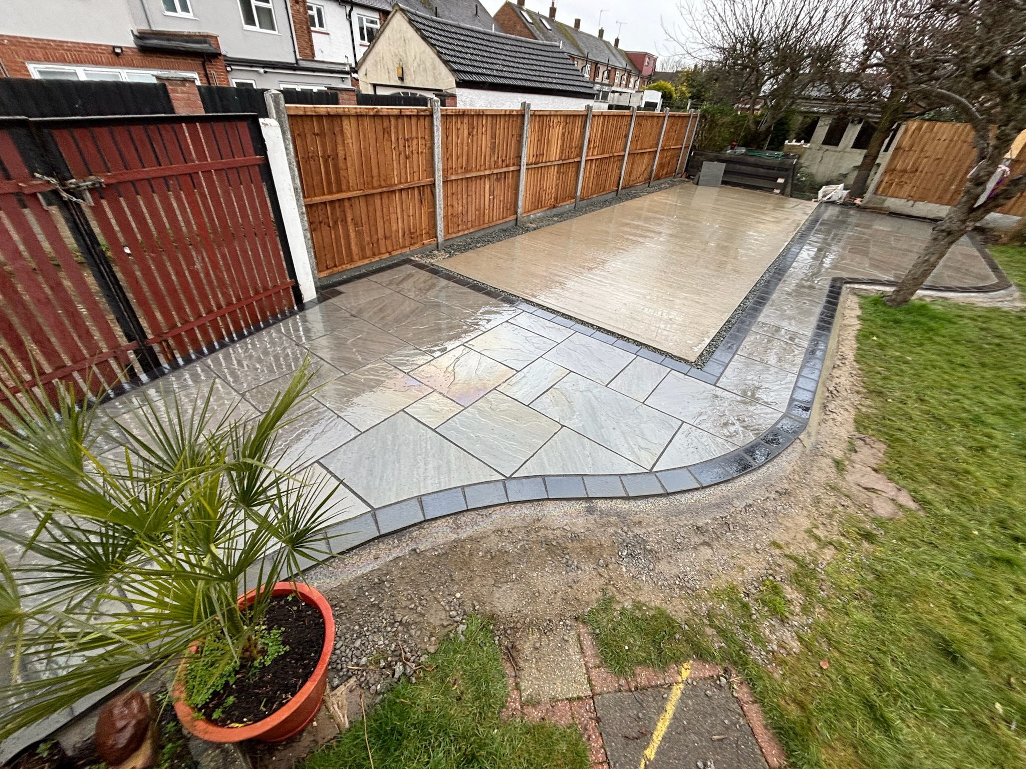 Kandla Grey Sandstone Patio with Charcoal Border finished photo 8